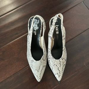 Bar III  size 6 snakeskin type sling back heel